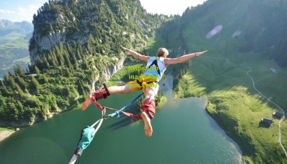 【开云官网】土媒曝尤文前总监琼托利与奥斯梅恩达成薪资协议 年薪1100万欧或曾改变意甲格局