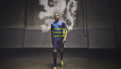 开云网页版：拜仁慕尼黑瞄准巴黎边锋巴尔科拉，英超三大豪门加入争夺战