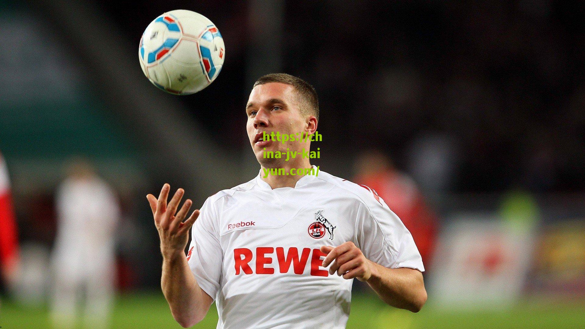 泰山队外援卡扎伊什维利社媒晒黑白照悼念若塔，引发球迷共鸣